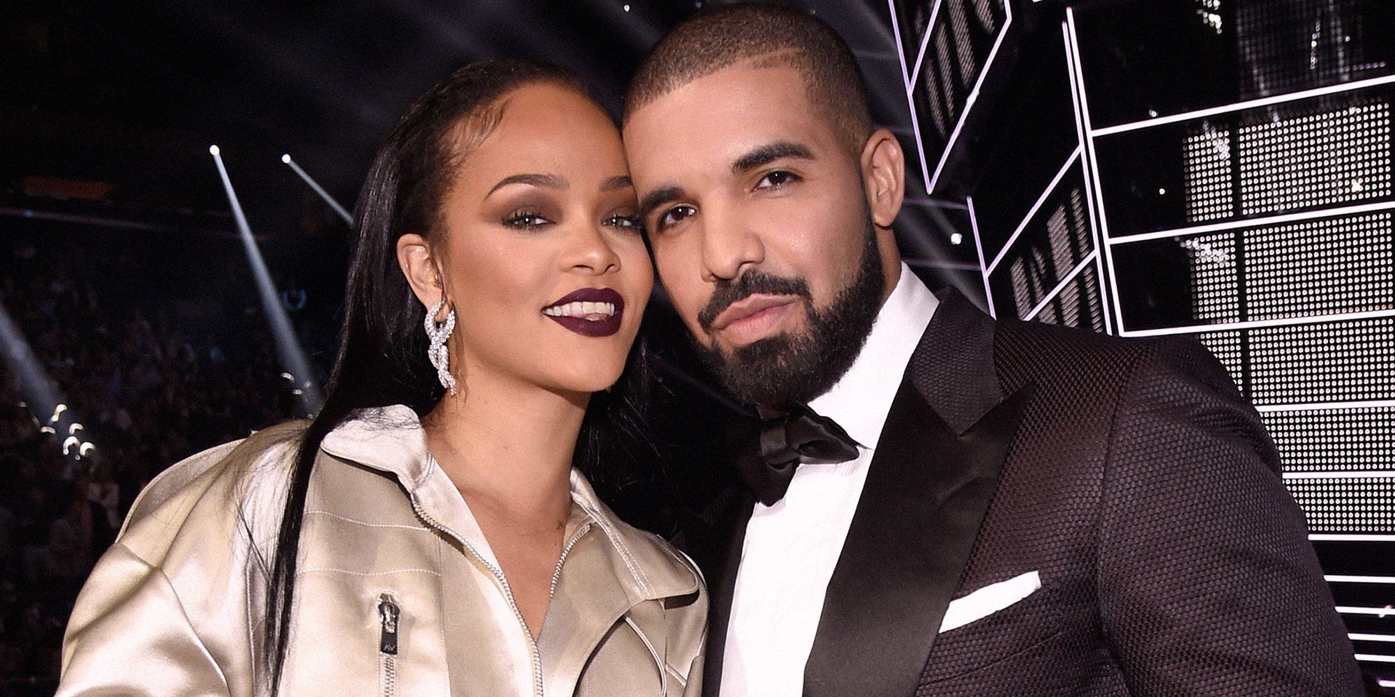 Rihanna ha coperto il tatuaggio che si era fatta con Drake