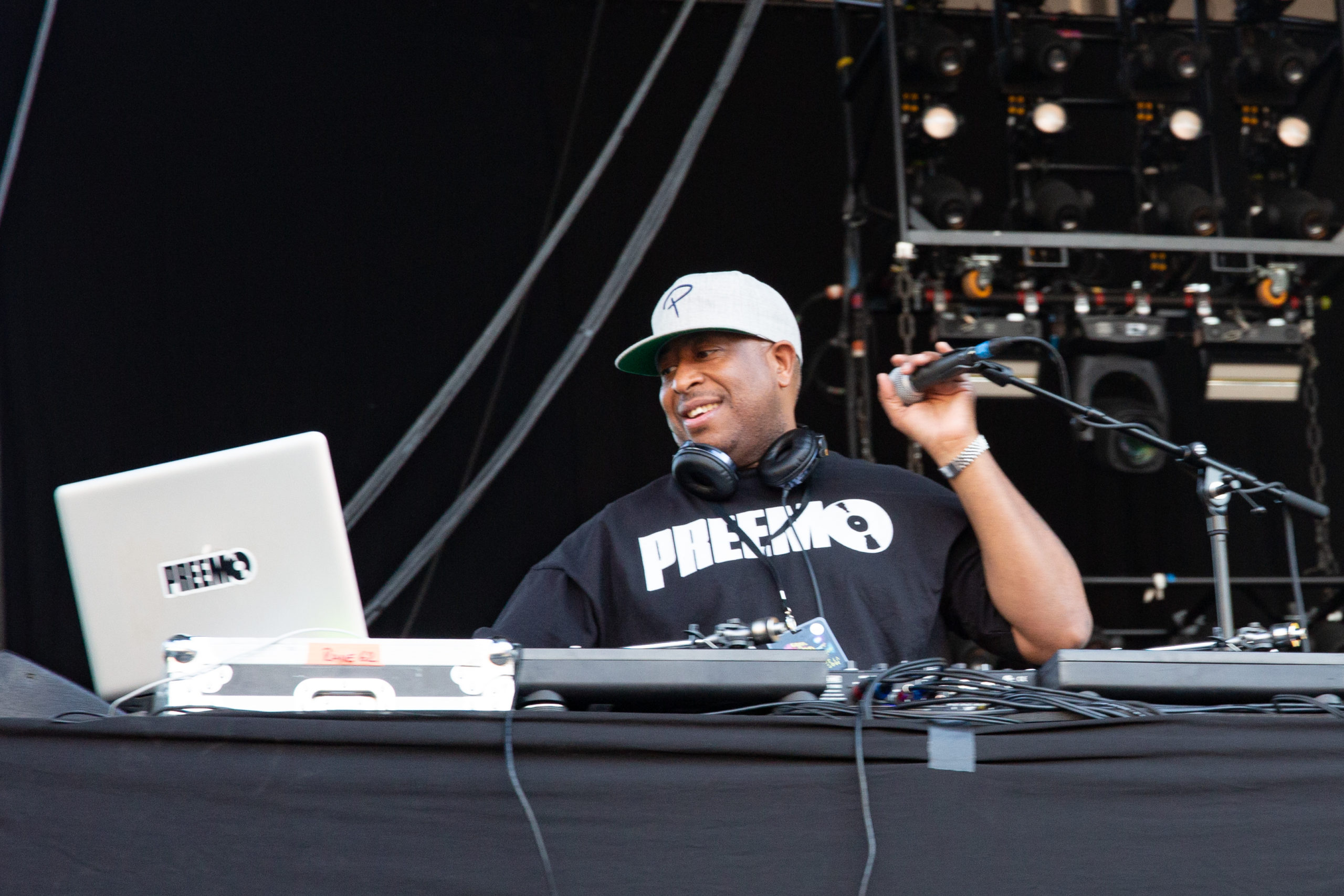DJ Premier riceve una Roc-a-Fella Chain per aver collaborato con Jay-Z