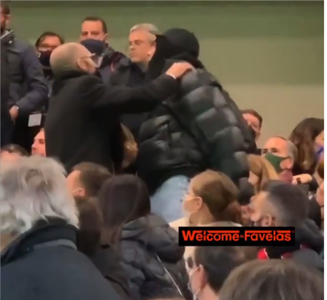 Ghali contro Salvini durante il Derby